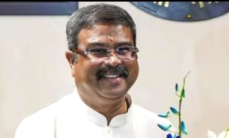 शिक्षण मंत्री धर्मेंद्र प्रधान यांनी NEET-UG पेपर लीकचे आरोप निराधार असल्याचे म्हटले आहे शिक्षण मंत्री धर्मेंद्र प्रधान यांनी NEET-UG पेपर लीकचे आरोप निराधार असल्याचे म्हटले आहे