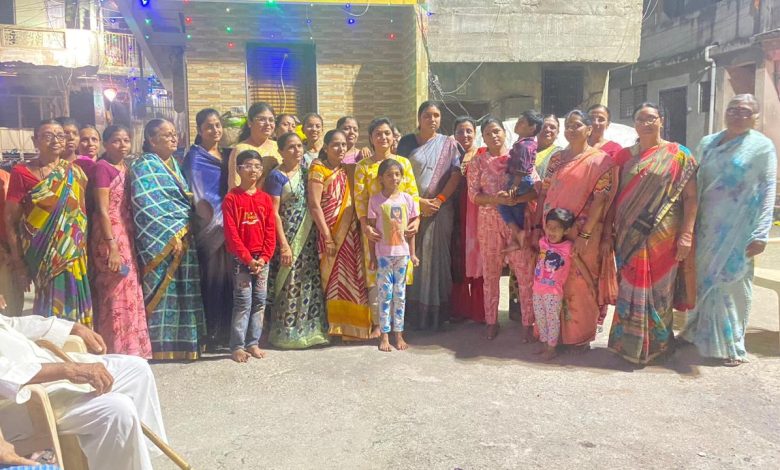 महिला उमेदवाराच्या नेतृत्वात शहराला परिवर्तनाची आशा : जयश्रीताई महाजन यांनी केला थेट जनसंवाद महिला उमेदवाराच्या नेतृत्वात शहराला परिवर्तनाची आशा : जयश्रीताई महाजन यांनी केला थेट जनसंवाद