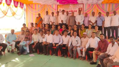 संमेलन पळासखेडेत २६ वर्षांनी शिक्षक माजी विद्यार्थी आले एकत्र पाटील विद्यालयात मेळावा