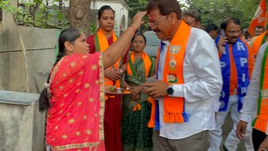 लाडक्या भाचींचा हट्ट पुरविताना राजूमामांची दमछाक, प्रचारात घेतला वेग