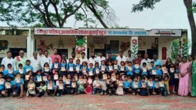 मुसई खुर्द शाळेत विद्यार्थ्यांना मोफत वह्यांचे वाटप : समाजभान जपत विद्यार्थी हिताचा उपक्रम