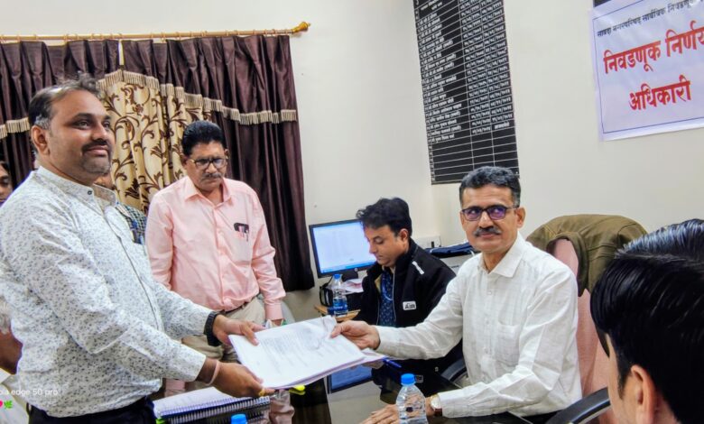 विकासाच्या प्रकाशात निर्णयाचं नेतृत्व”; डॉ. भूषण महाजन यांची सावदा प्रभाग ७ ब मधून अपक्ष उमेदवारी दाखल विकासाच्या प्रकाशात निर्णयाचं नेतृत्व”; डॉ. भूषण महाजन यांची सावदा प्रभाग ७ ब मधून अपक्ष उमेदवारी दाखल